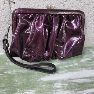 Vera Wang Patent Leather Kiss Lock Wristlet Pouch Plum Excellent Used Condition